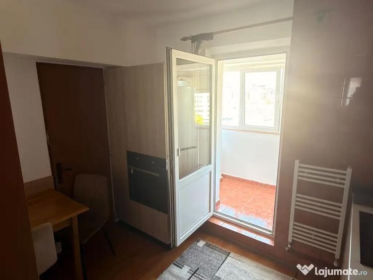 Apartament cu 3 camere decomandat în Mărăști