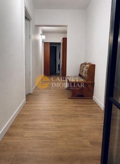 Apartament cu 4 camere decomandat, mobilat în Alexandru cel Bun