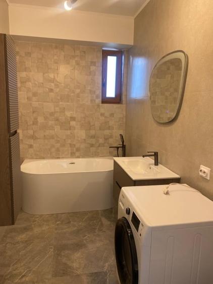 Apartament cu 3 camere decomandat, mobilat în Băneasa