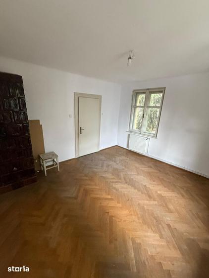 Apartament cu 3 camere semidecomandat în Andrei Mureșanu