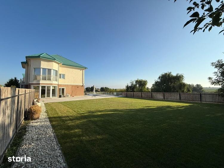 Casă cu 6 camere cu Teren 650 Mp în Ștefăneștii de Jos