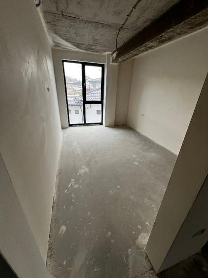 Apartament cu 3 camere decomandat în Sud
