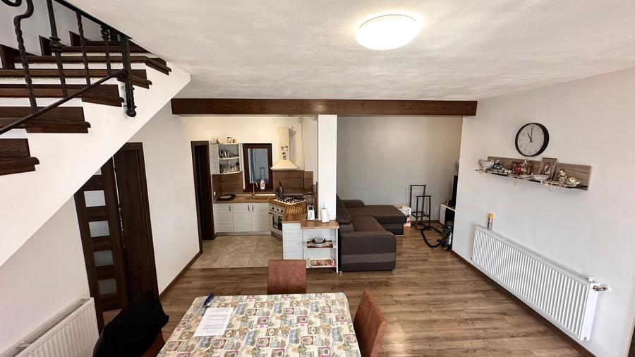 Casă individuală cu 4 camere cu Teren 866 Mp în Săcel