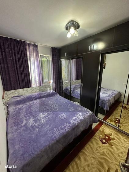 Apartament cu 3 camere semidecomandat în Giurgiului