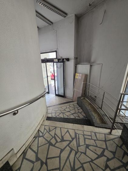 Spațiu comercial, de 180 mp, în P-ța Universității