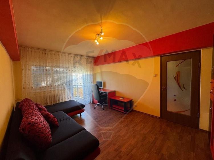 Apartament cu 2 camere semidecomandat în Miorița