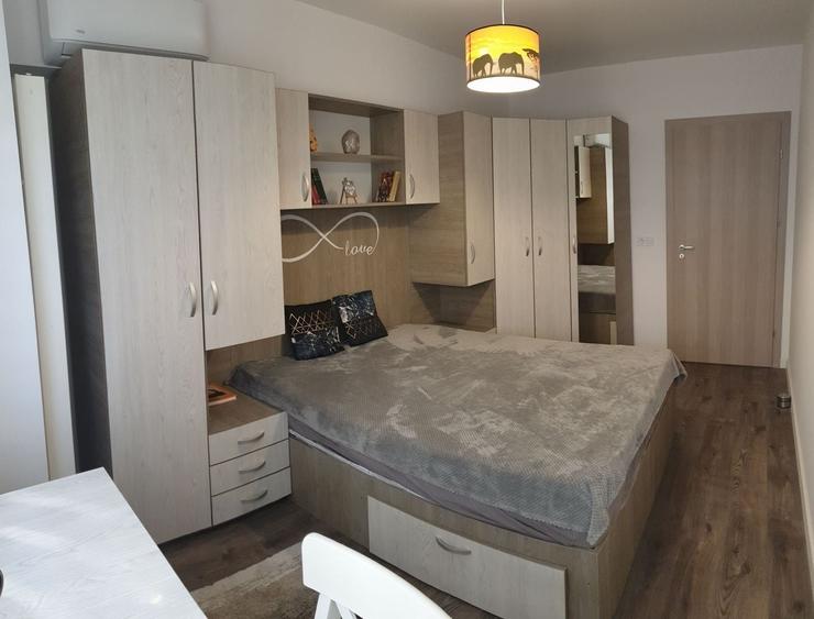 Apartament cu 3 camere semidecomandat, mobilat în Barbu Văcărescu