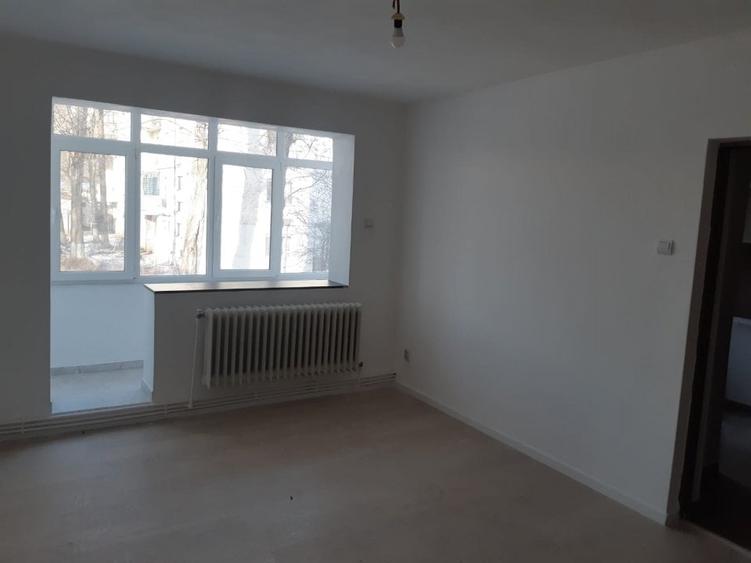 Apartament cu 2 camere semidecomandat în Tătărași — fotografia 1