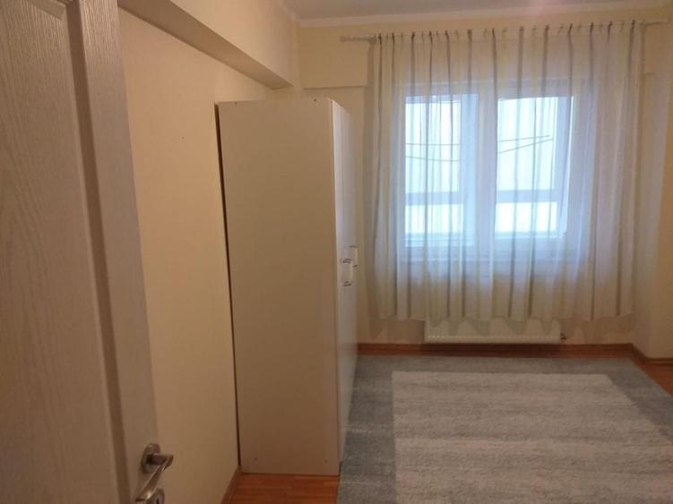 Apartament cu 3 camere decomandat în George Enescu