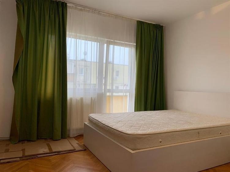 Apartament cu 3 camere decomandat, mobilat în Zorilor