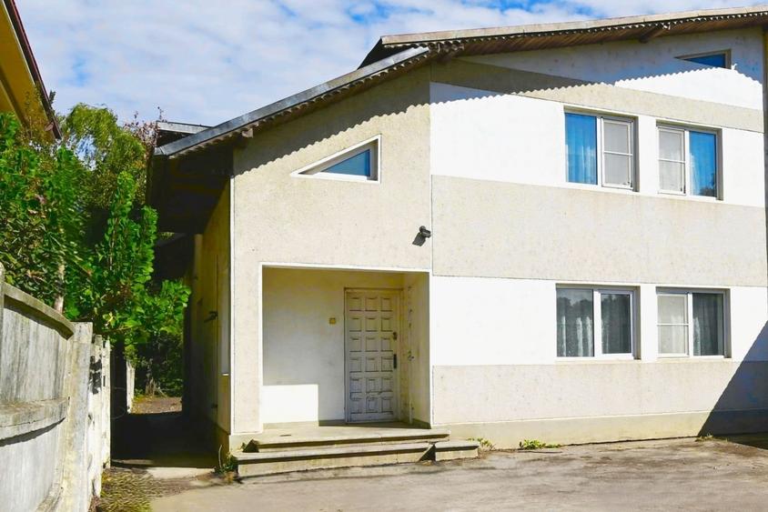 Casă individuală cu 6 camere cu Teren 586 Mp în Mogoșoaia