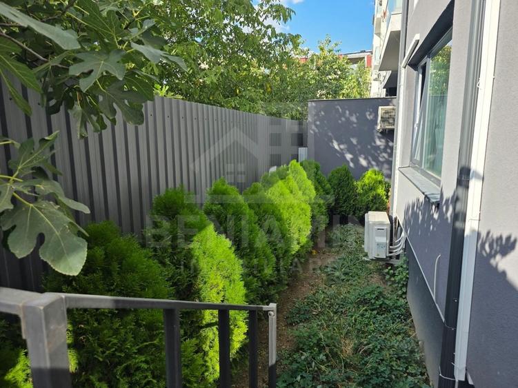 Apartament cu 3 camere, mobilat în Calea București