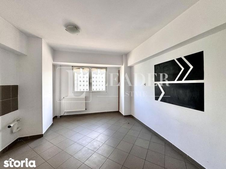 Apartament cu 3 camere decomandat în Victoriei