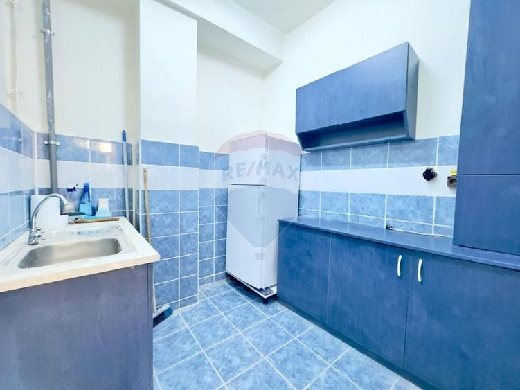Casă individuală cu 3 camere cu Teren 60 Mp în Central