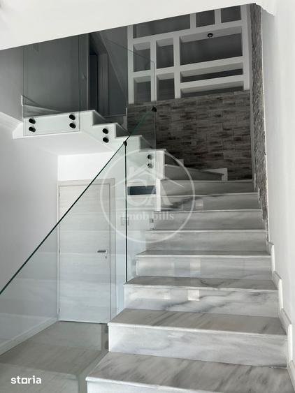Casă cu 6 camere decomandat cu Teren 498 Mp în Nufărul