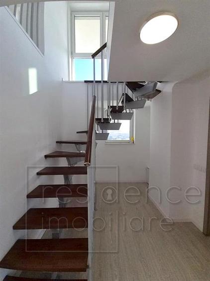 Apartament cu 4 camere decomandat în Grigorescu