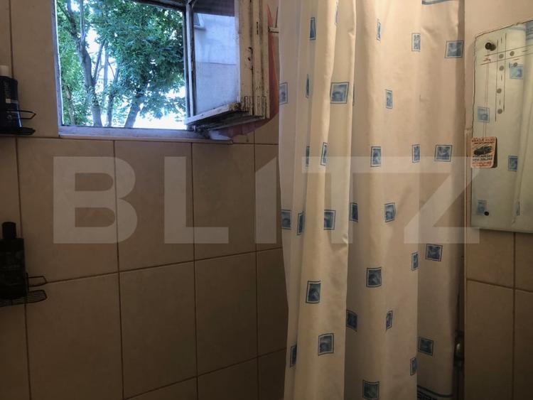 Apartament cu 4 camere decomandat, mobilat în Micro 15