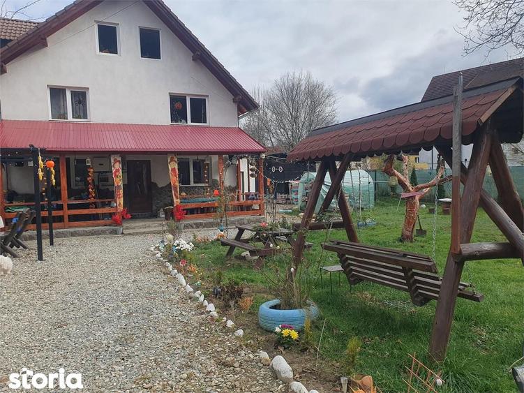 Casă cu 6 camere cu Teren 720 Mp în Bran
