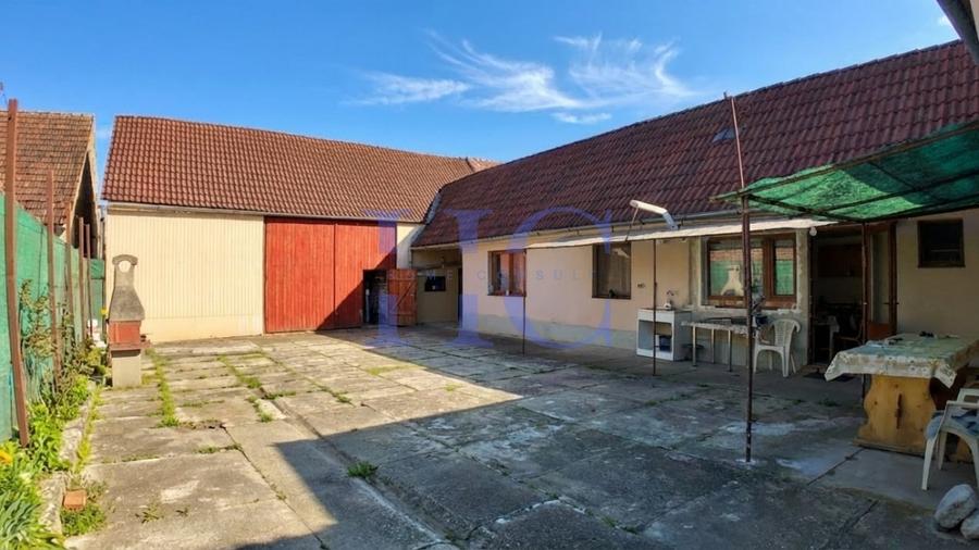Casă individuală cu 4 camere cu Garaj în Săcădate