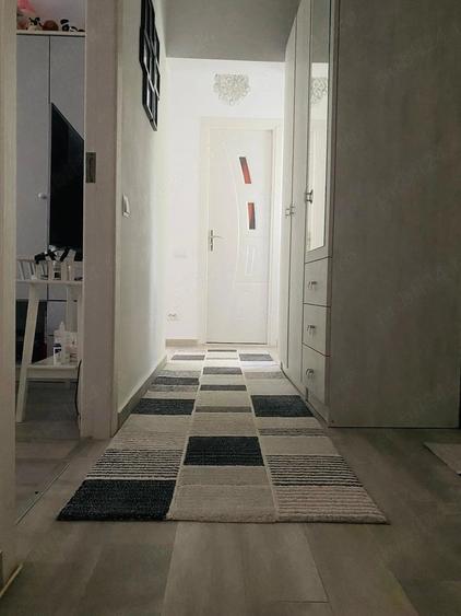 Apartament cu 3 camere decomandat în Exterior Vest