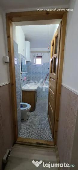 Apartament cu 2 camere semidecomandat în Micro 6
