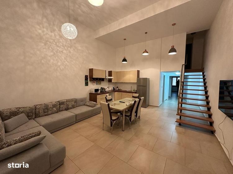 Apartament cu 4 camere decomandat în Central