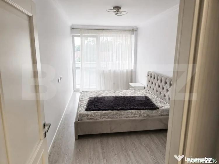 Apartament cu 3 camere decomandat în Sud