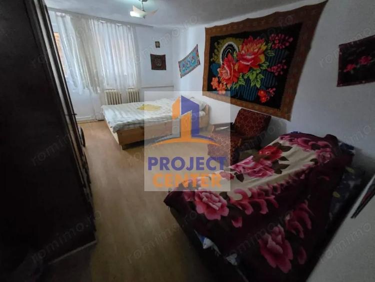 Casă cu 7 camere cu Teren 244 Mp în Sălătrucu