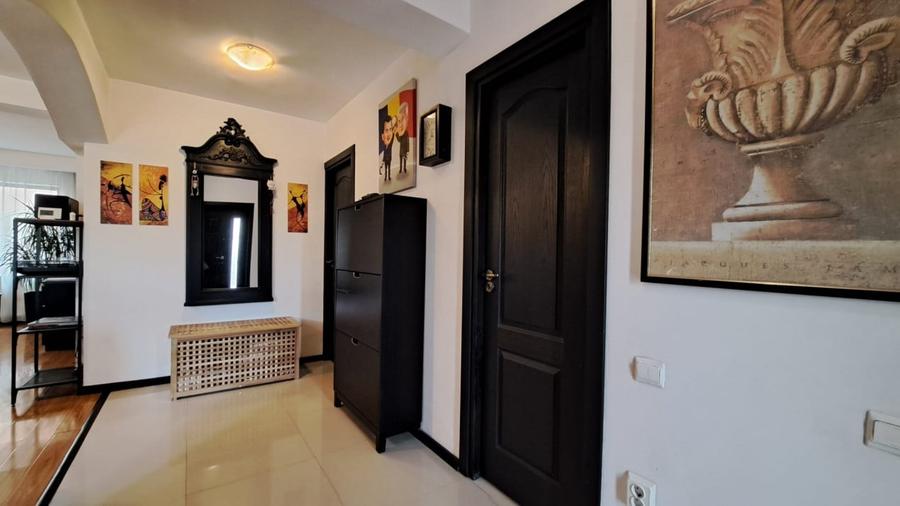 Casă individuală cu 5 camere cu Teren 300 Mp în Tunari