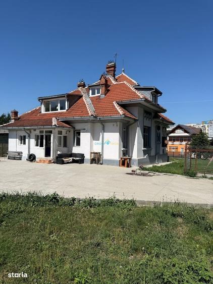 Casă cu 4 camere cu Teren 2179 Mp în Central