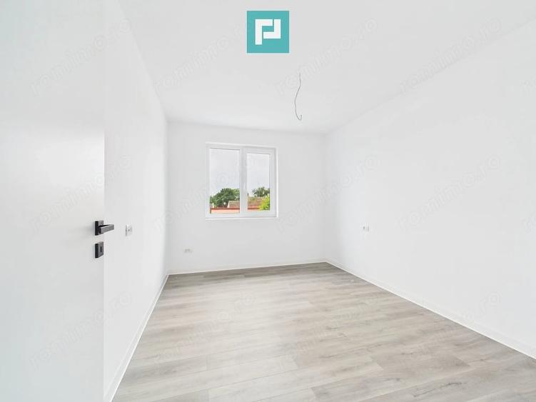 Casă cu 4 camere cu Teren 300 Mp în Utvin