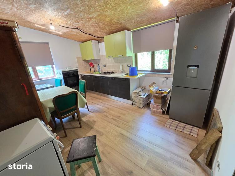 Casă cu 3 camere cu Teren 1330 Mp în Răzvad