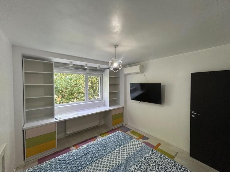 Apartament cu 2 camere decomandat în Drumul Taberei