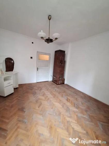 Casă cu 3 camere cu Teren 183 Mp în Central