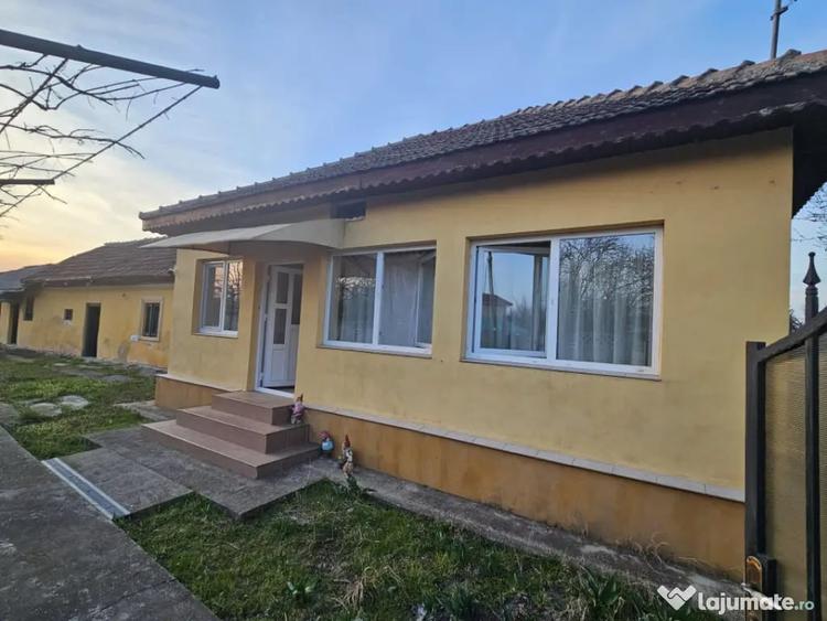 Casă cu 3 camere cu Teren 1090 Mp în Pielești