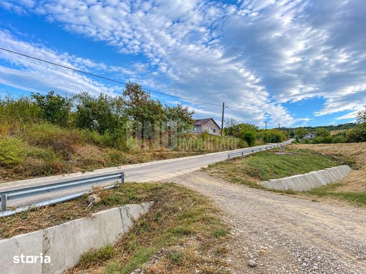 Teren de 375 mp, în Tomești