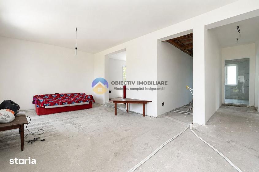 Casă cu 3 camere cu Teren 1235 Mp în Borlești