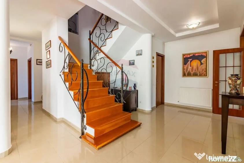 Casă cu 5 camere cu Teren 801 Mp în Tamași