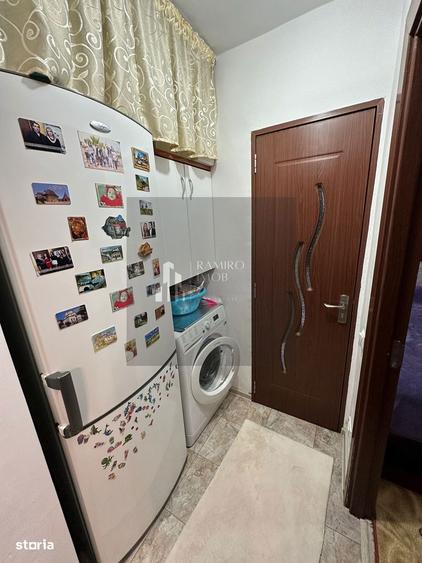 Apartament cu 3 camere semidecomandat în Giurgiului