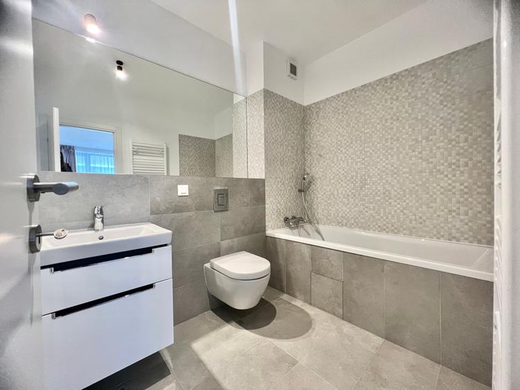 Apartament cu 3 camere decomandat în Băneasa