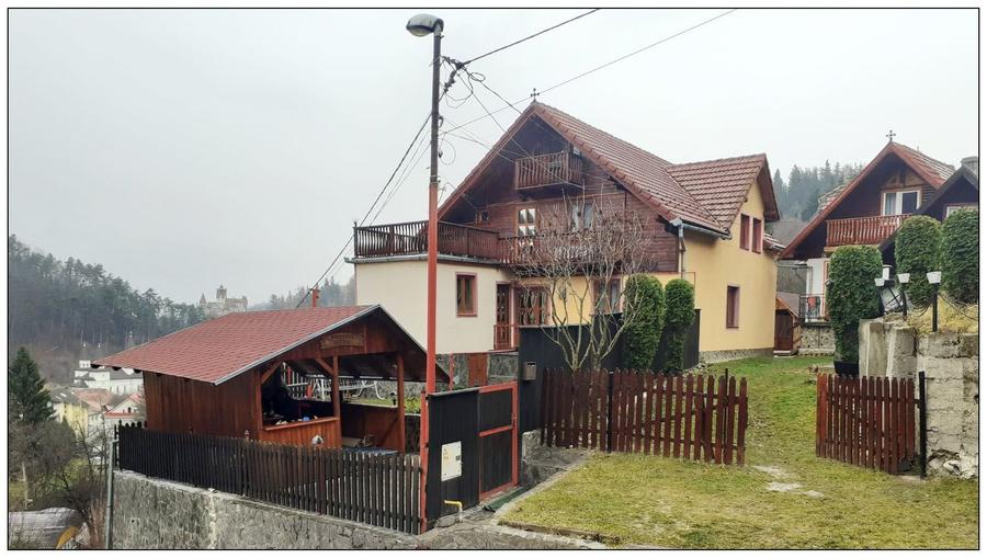 Casă individuală cu 8 camere cu Canalizare în Bran