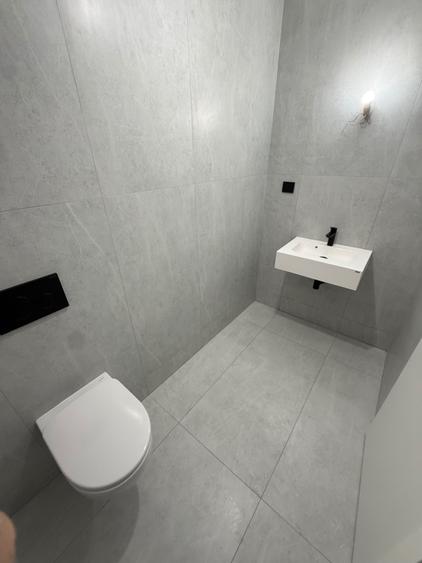 Apartament cu 3 camere decomandat în Titan