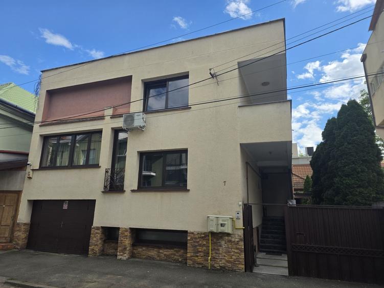 Casă cu 4 camere în Horea