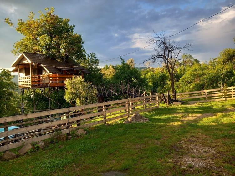 Casă cu 3 camere în Pietrari