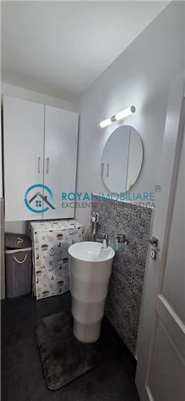 Apartament cu 3 camere decomandat, mobilat în Albert