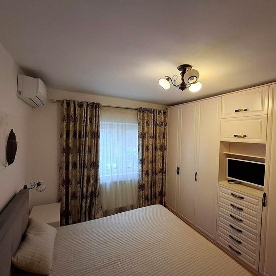 Apartament cu 4 camere decomandat în Central