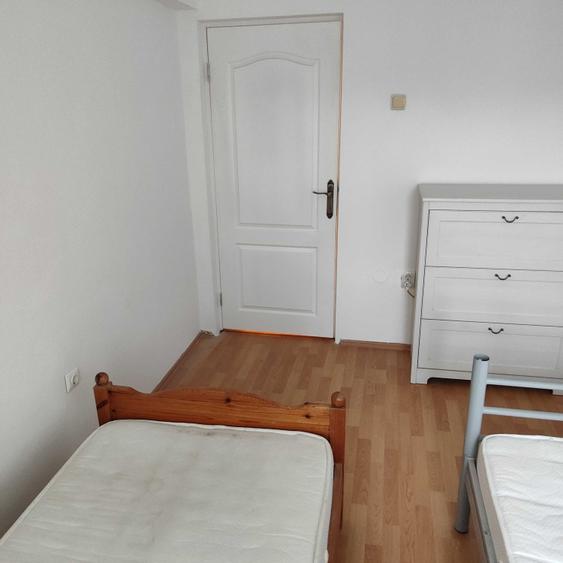 Apartament cu 3 camere decomandat în Exterior Vest