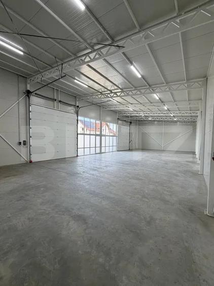 Spațiu comercial, de 240 mp, în Plopeni