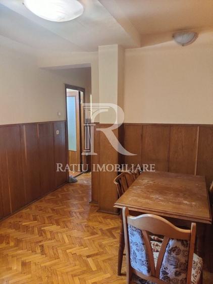 Apartament cu 3 camere decomandat, mobilat în Cetății