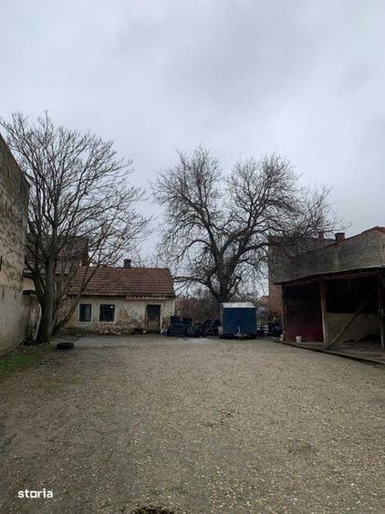 Teren de 2482 mp, în Central